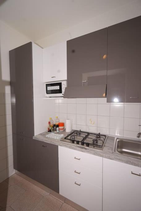 Central Guesthouse Cir 015146-Cni-01484 Milánó Kültér fotó